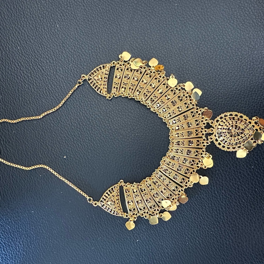 Elegant Gold Necklace - Picture 7 of 16